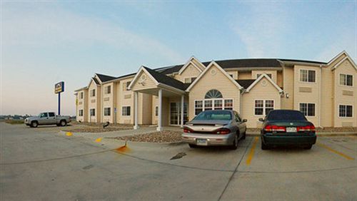 Microtel Inn & Suites By Wyndham Colfax Exterior foto