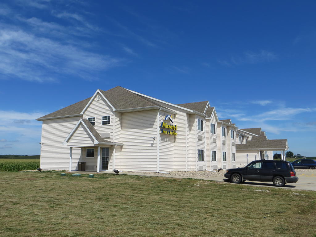 Microtel Inn & Suites By Wyndham Colfax Exterior foto